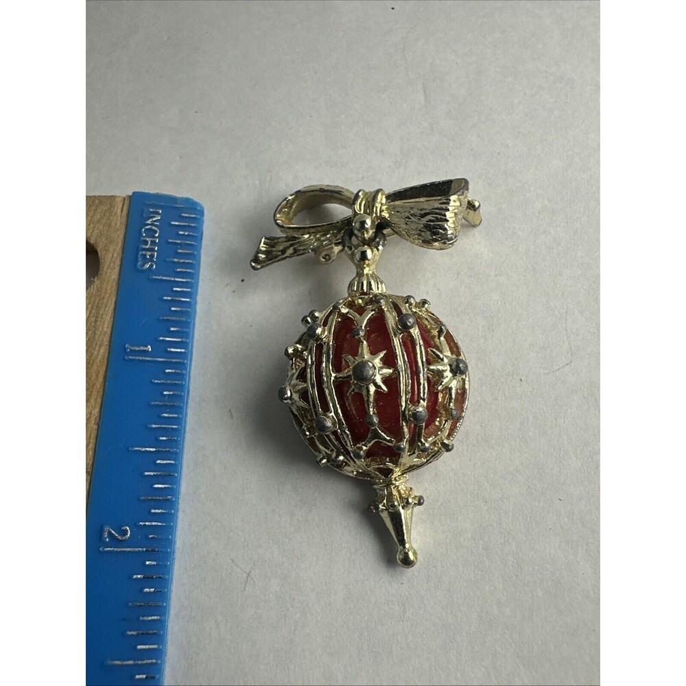 Vintage 1960's Gold Tone Green Bow Red Christmas Ball Dangling Ornament Brooch